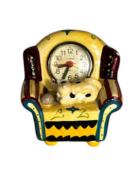 JD Marvel Vintage Kitty Cat on Chair Vintage Analog alarm Clock cream battery